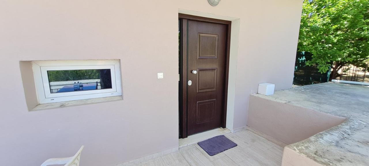 Gerys House Apartment Nikiana Exterior photo