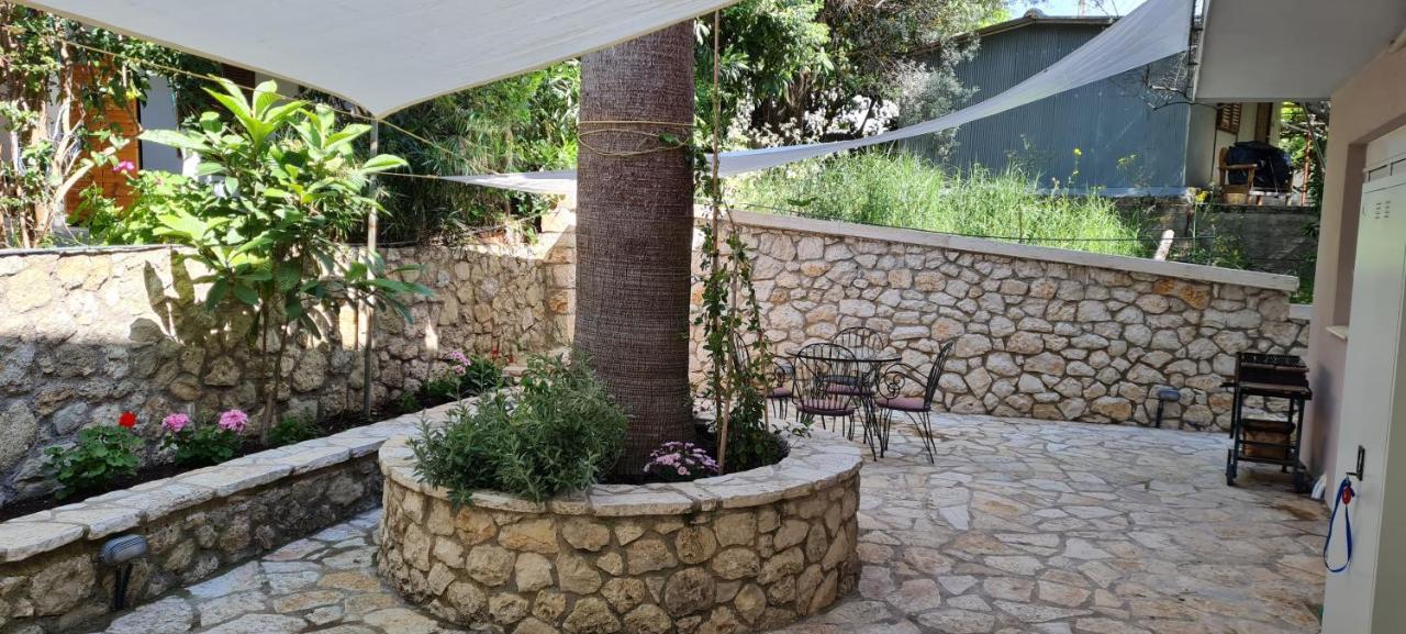 Gerys House Apartment Nikiana Exterior photo