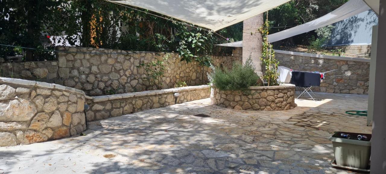 Gerys House Apartment Nikiana Exterior photo